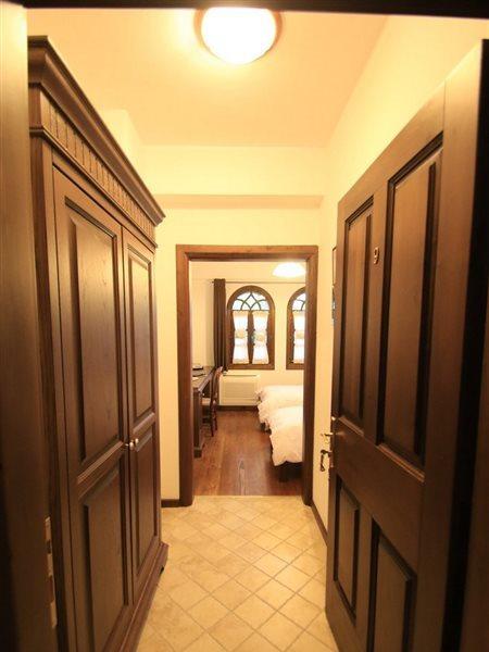 Boutique Hotel Muzaka Берат Екстер'єр фото