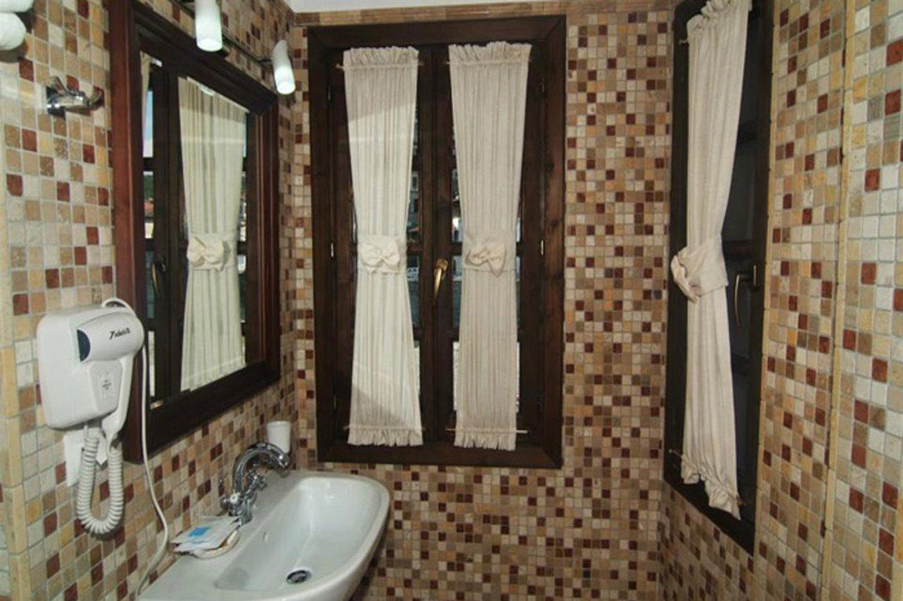 Boutique Hotel Muzaka Берат Екстер'єр фото