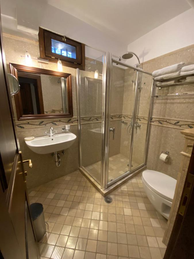 Boutique Hotel Muzaka Берат Екстер'єр фото