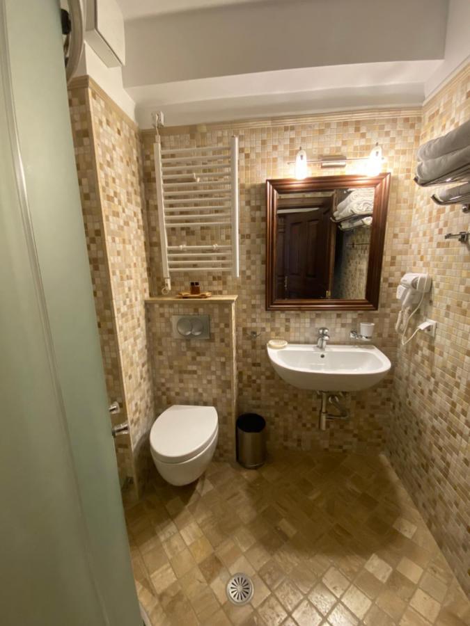 Boutique Hotel Muzaka Берат Екстер'єр фото