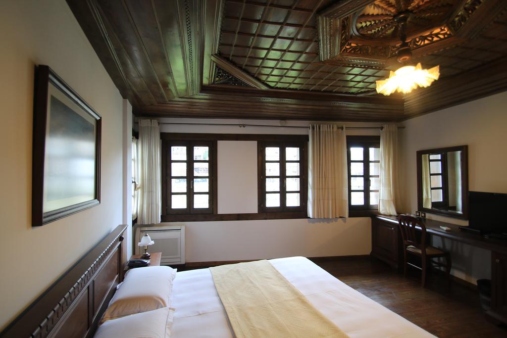 Boutique Hotel Muzaka Берат Екстер'єр фото