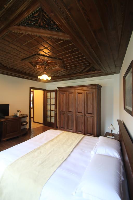 Boutique Hotel Muzaka Берат Екстер'єр фото