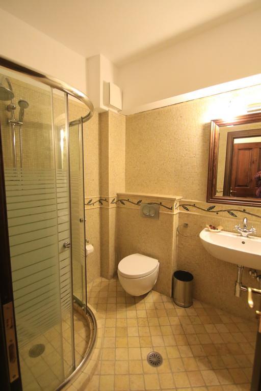 Boutique Hotel Muzaka Берат Екстер'єр фото