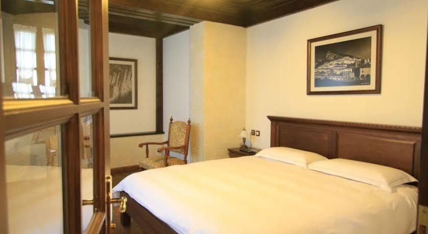 Boutique Hotel Muzaka Берат Екстер'єр фото